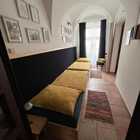 Apartment Historicky V Centre Mesta-2min Peso Na Namestie