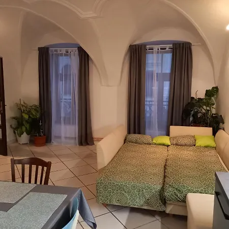 Apartment Historicky V Centre Mesta-2min Peso Na Namestie Banska Bystrica